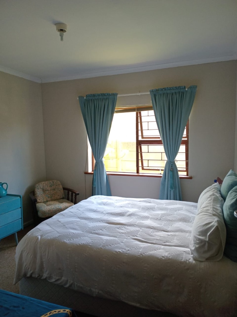 4 Bedroom Property for Sale in Kabega Park Eastern Cape